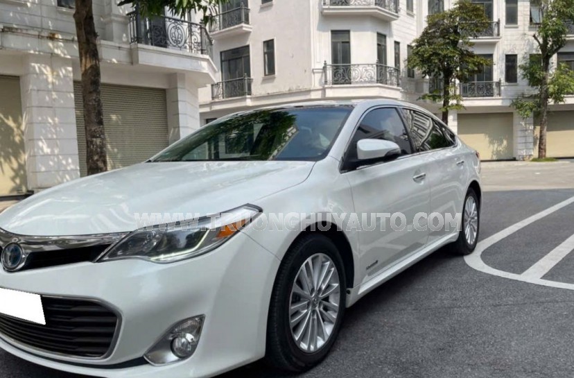 Toyota Avalon Limited Hybrid