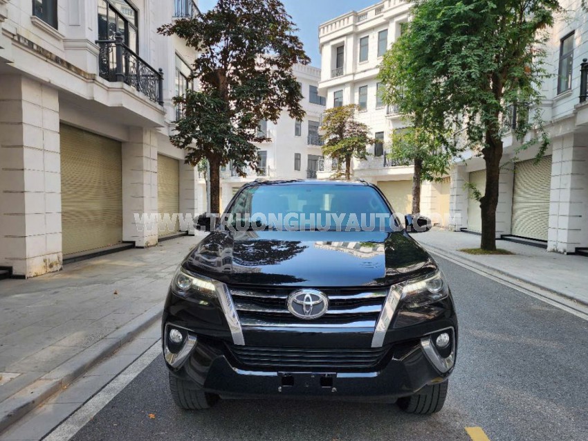 Toyota Fortuner 2.7V 4x4 AT