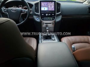 Xe Toyota Land Cruiser 4.6 V8 2020