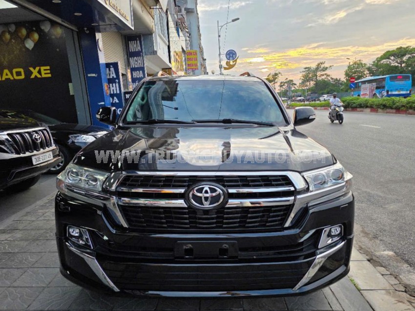Toyota Land Cruiser VX 4.6 V8