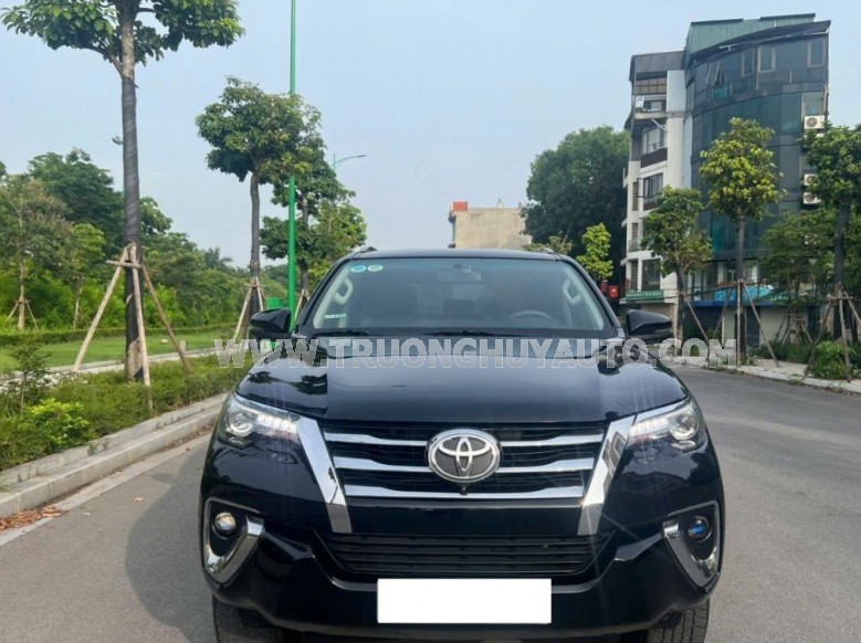 Toyota Fortuner 2.8V 4x4 AT