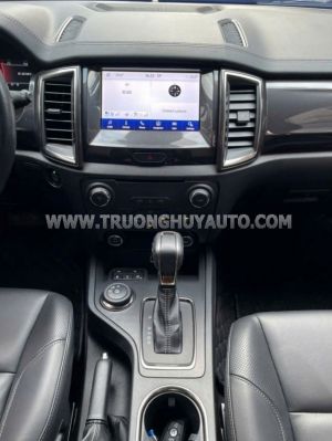 Xe Ford Everest Titanium 2.0L 4x4 AT 2018
