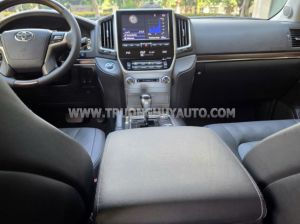 Xe Toyota Land Cruiser 4.6 V8 2020