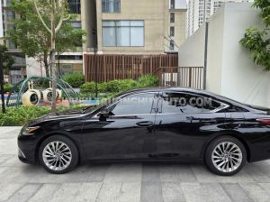 Xe Lexus ES 250 2022