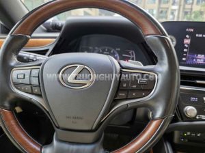 Xe Lexus ES 250 2022