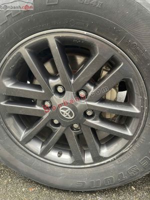 Xe Toyota Fortuner 2.7V 4X2 AT 2016