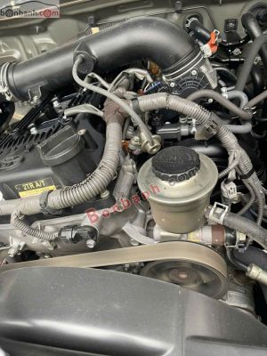 Xe Toyota Fortuner 2.7V 4X2 AT 2016