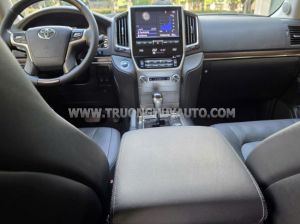 Xe Toyota Land Cruiser 4.6 V8 2020