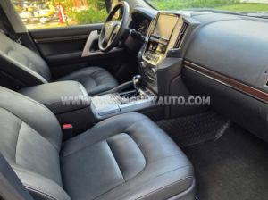 Xe Toyota Land Cruiser 4.6 V8 2020