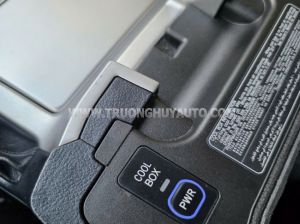 Xe Toyota Land Cruiser 4.6 V8 2020