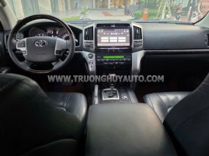 Xe Toyota Land Cruiser VX 4.6 V8 2015