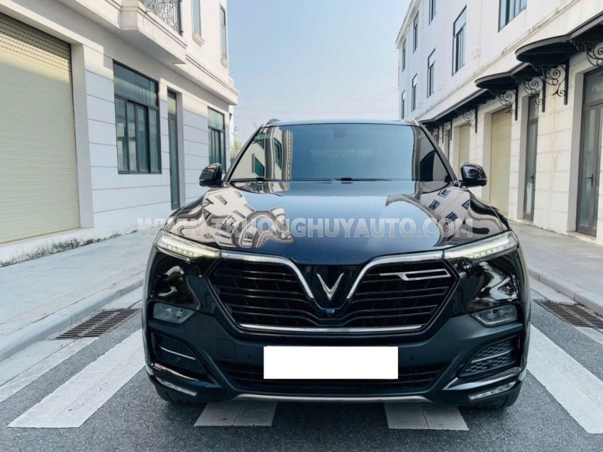 VinFast Lux SA 2.0 Premium 2.0 AT