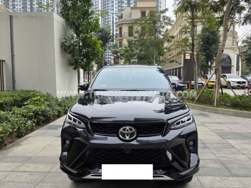 Toyota Fortuner Legender 2.4L 4x2 AT