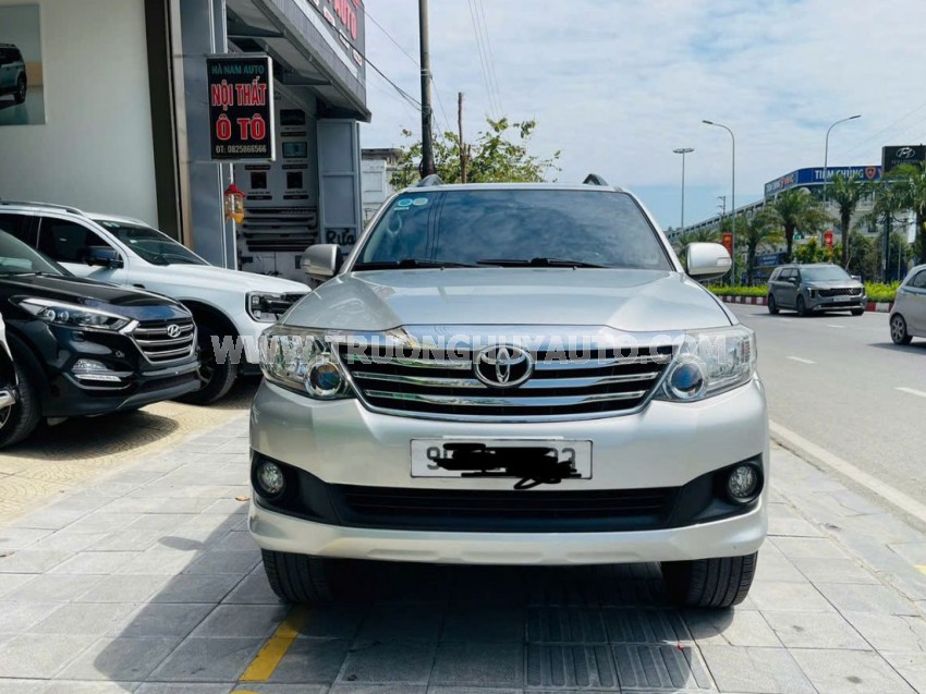 Xe Toyota Fortuner 2.7V 4x2 AT 2014