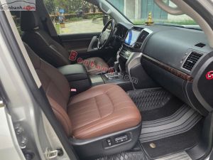 Xe Toyota Land Cruiser VX 4.6 V8 2015