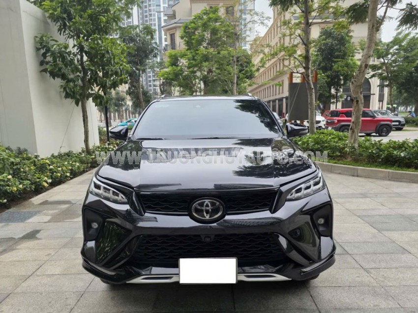 Toyota Fortuner Legender 2.8L 4x4 AT