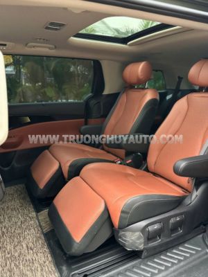 Xe Kia Carnival Signature 2.2D 2024