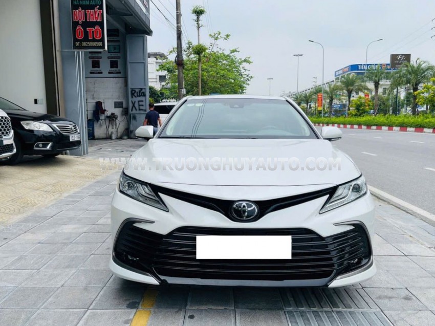 Xe Toyota Camry 2.0Q 2022