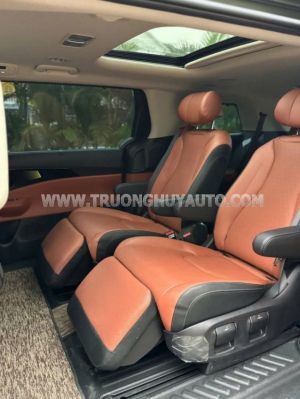Xe Kia Carnival Signature 2.2D 2024