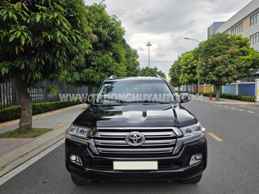 Xe Toyota Land Cruiser VX 4.6 V8 2013
