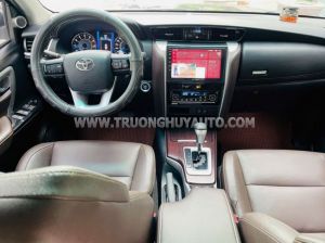 Xe Toyota Fortuner 2.7V 4x2 AT 2017