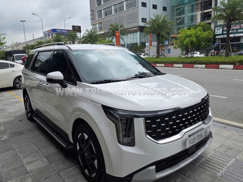 Xe Kia Carnival Luxury 2.2D 2025