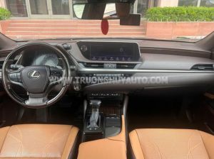 Xe Lexus ES 250 2019